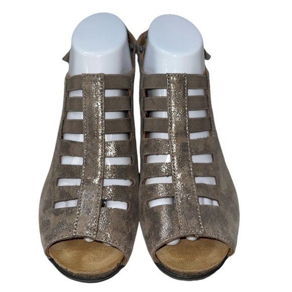 Comfortiva Women's Sandals 8M Gray Metallic Leather Pillowtop Slip On Open Toe - Picture 3 of 11